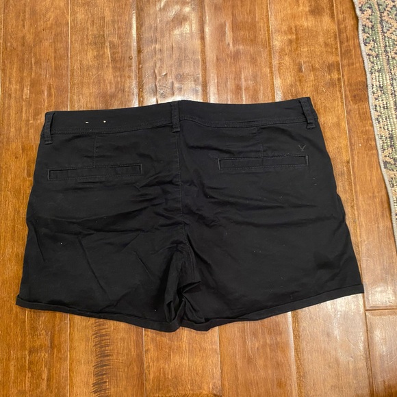 Black Midi AE Shorts - Picture 2 of 3
